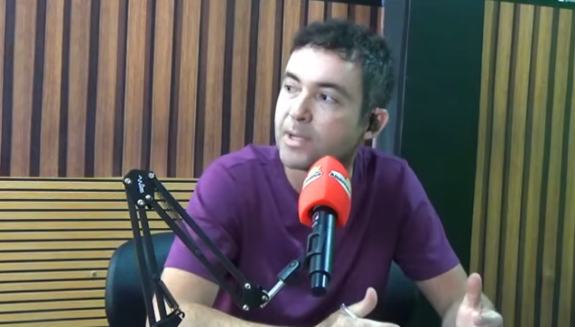 "A área verde e azul veio para desafogar e melhorar a rapidez do nosso atendimento", destaca Fabrício Abrantes sobre investimentos na saúde em Brumado
