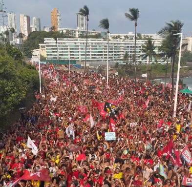 “A Bahia em peso no Ato Pela Democracia”, celebra Jerônimo sobre mobilização pró-Lula em Salvador