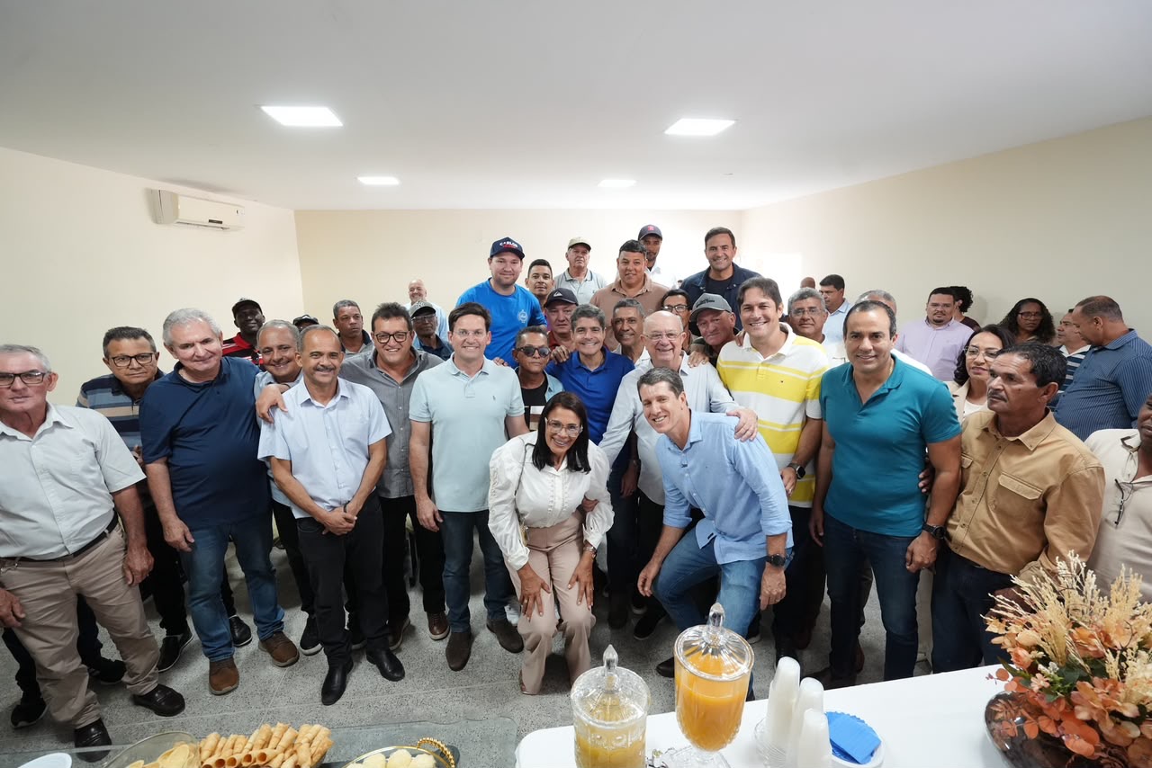 ACM Neto, Zé Cocá, Coronel e João Roma participam de celebrações religiosas em homenagem ao aniversário de Zé Ronaldo