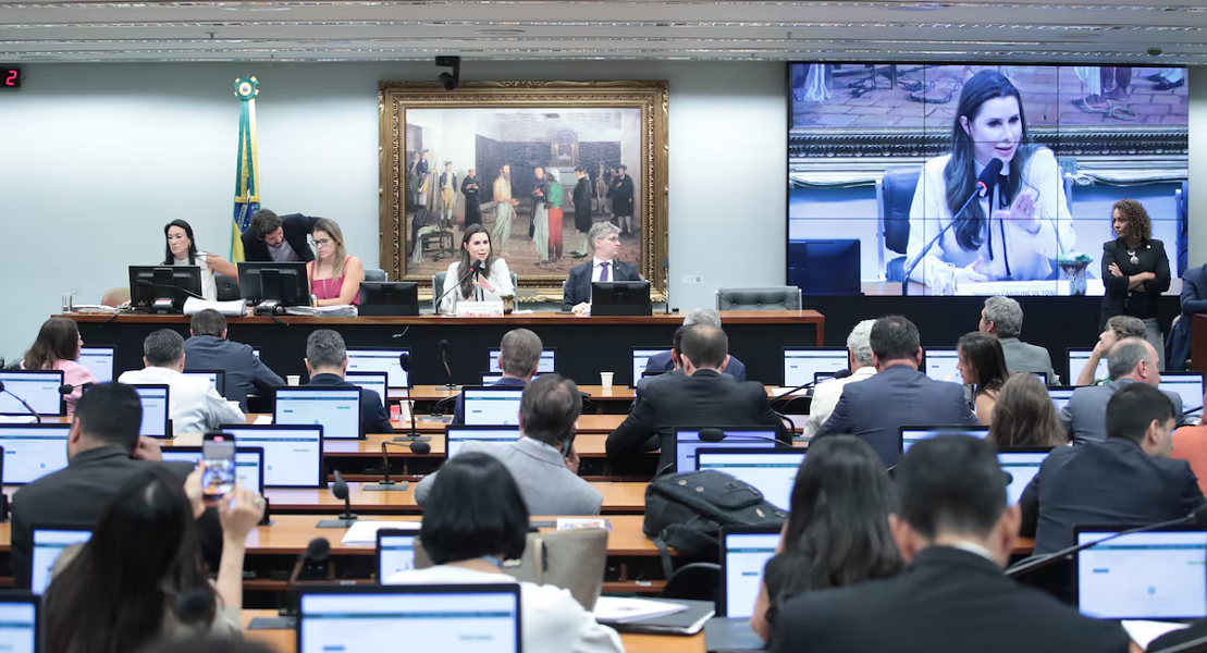 CCJ suspende votação da redução da maioridade penal na Câmara