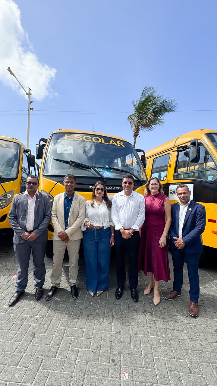 Deputada Cláudia Oliveira viabiliza ônibus escolares para Eunápolis, Itabela e Guaratinga
