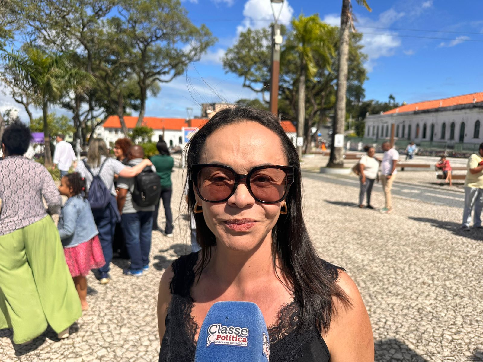 Deputada Ivoneide Caetano destaca ato na orla de Camaçari em defesa da democracia