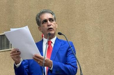 "É importante ampliar a proteção desses trabalhadores, que prestam relevantes serviços à sociedade", diz Robinson Almeida sobre terceirizados