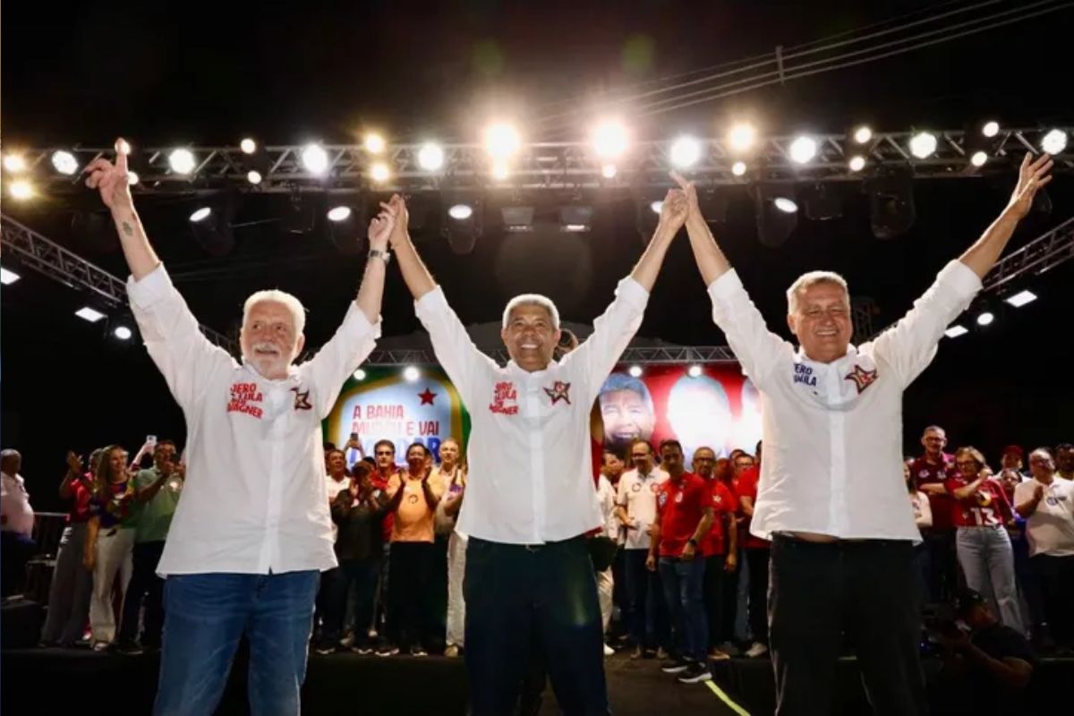 Em Irecê, Wagner diz que votar em Lula e no adversário de Jerônimo é “casca de banana”
