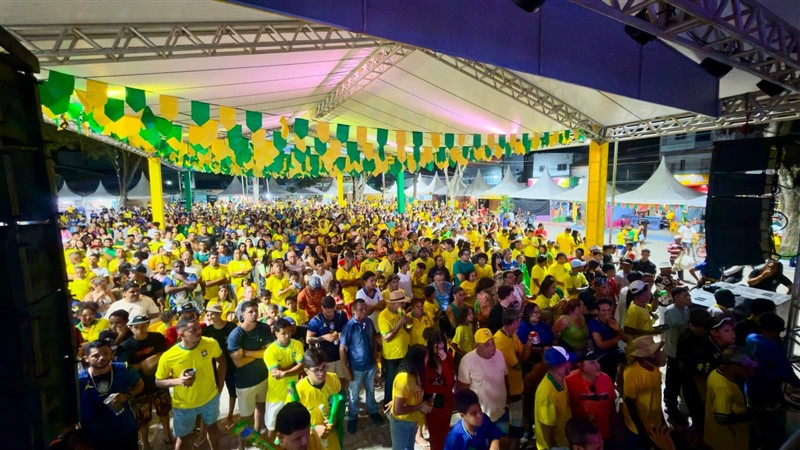 "Estamos promovendo uma festa que valoriza as nossas tradições", diz Robério Oliveira sobre São João dos bairros, em Eunápolis