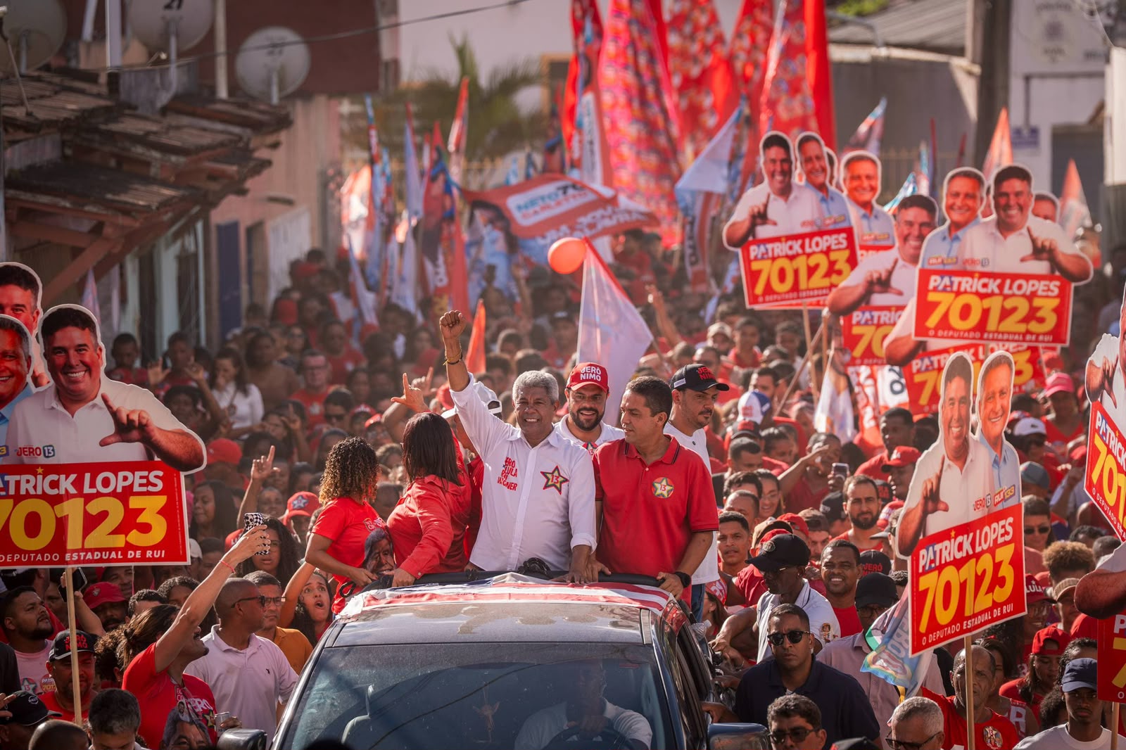 "Eu estou cruzando a Bahia porque quero estar perto do nosso povo e mostrando o que a gente já fez", afirma Jerônimo