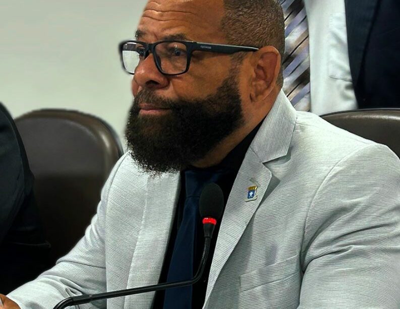 Juca nega perseguição política e defende Código de Ética da Câmara de Lauro de Freitas: “Não foi aprovado para prejudicar ninguém”