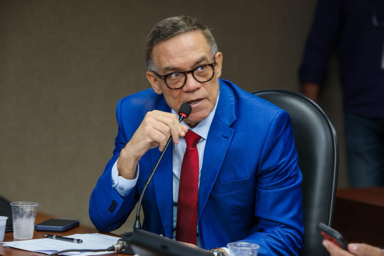 Luciano Ribeiro diz que Jerônimo se esconde do debate sobre a Bahia: “Precisa dizer se o candidato é ele ou Rui Costa”