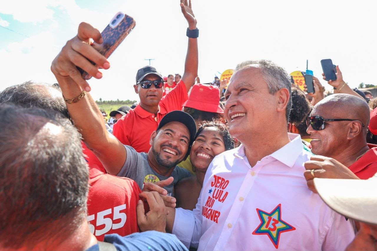 “Nosso povo sabe quem trabalha de verdade”, afirma Rui Costa em Esplanada