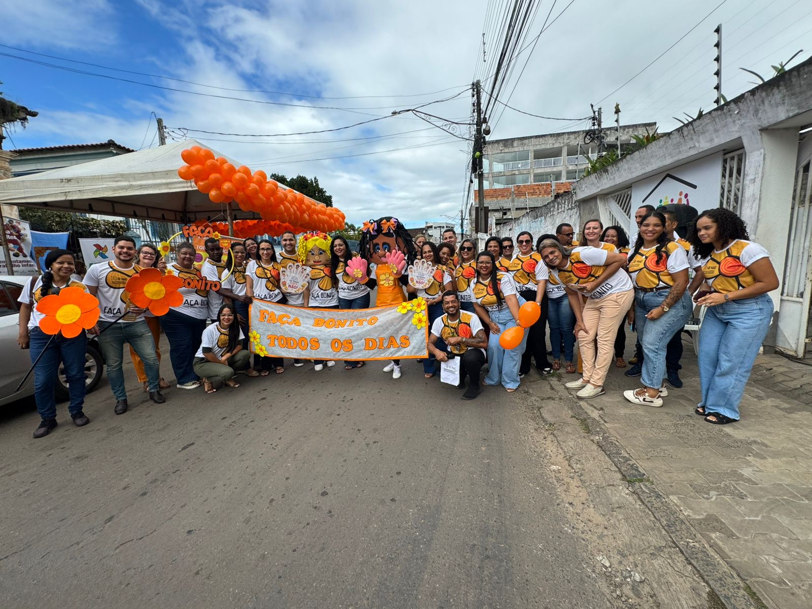 Prefeitura de Valença promove Drive Thru do Maio Laranja para conscientização contra abuso e exploração sexual infantojuvenil