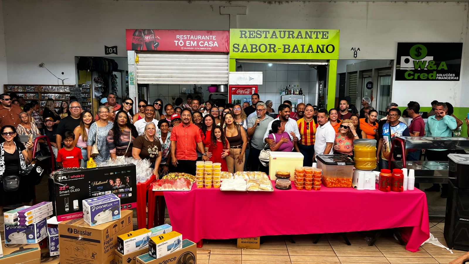 Roberto Carlos celebra Dia das Mães com café da manhã especial no Camelódromo de Juazeiro