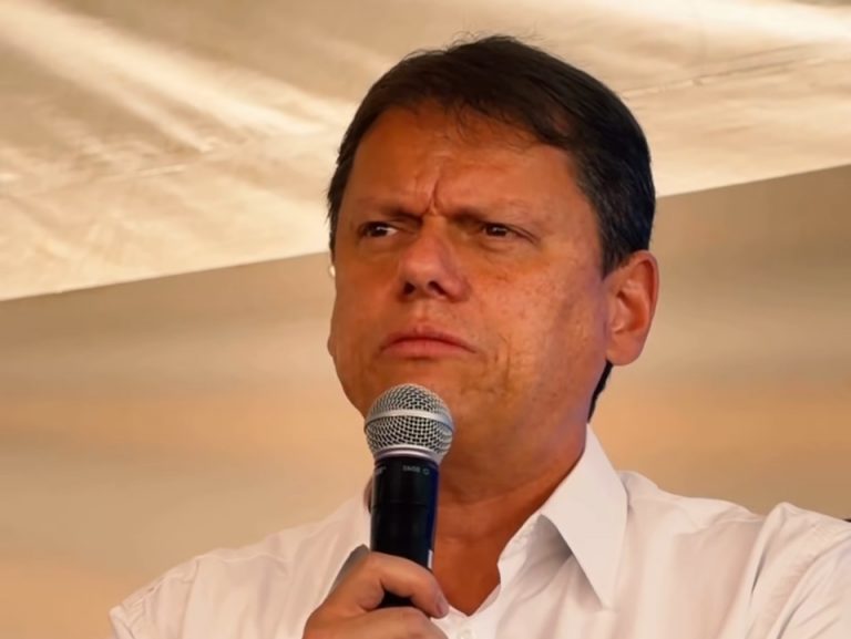 Tarcísio cobra apuração no STF e diz que Mendonça tem 'amplo apoio popular'