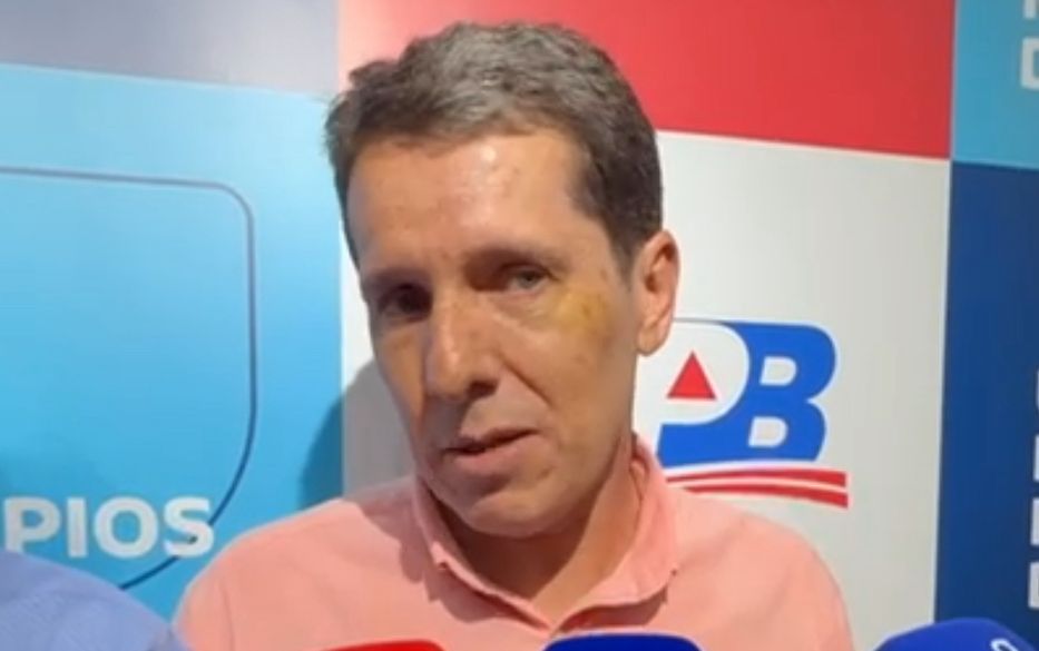 Zé Cocá propõe bloqueio direto na receita para garantir INSS a 8% e zerar inadimplência em evento na UPB